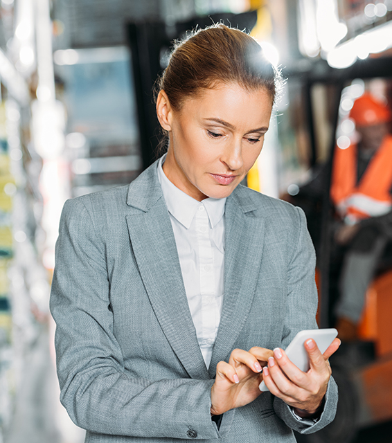 Controlla in tempo reale gli spazi interni della tua azienda, dal tuo computer o comodamente dal tuo smartphone o tablet.